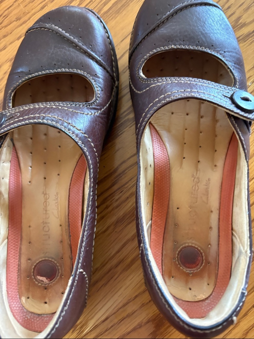 Clarks Brown Leather Mary Jane Flats with Button Strap - Picture 5 of 8